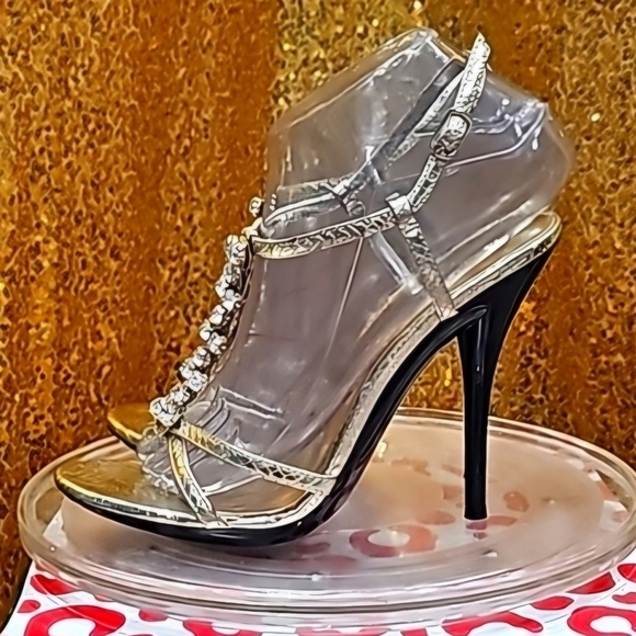 Jacqueline Ferrar Shoes - J Jacqueline Ferrar gold heels size 6